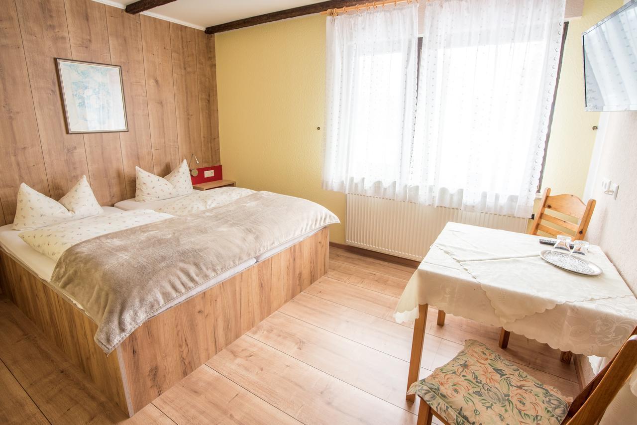 Böbingen an der Rems Hotel Schweizerhof מראה חיצוני תמונה