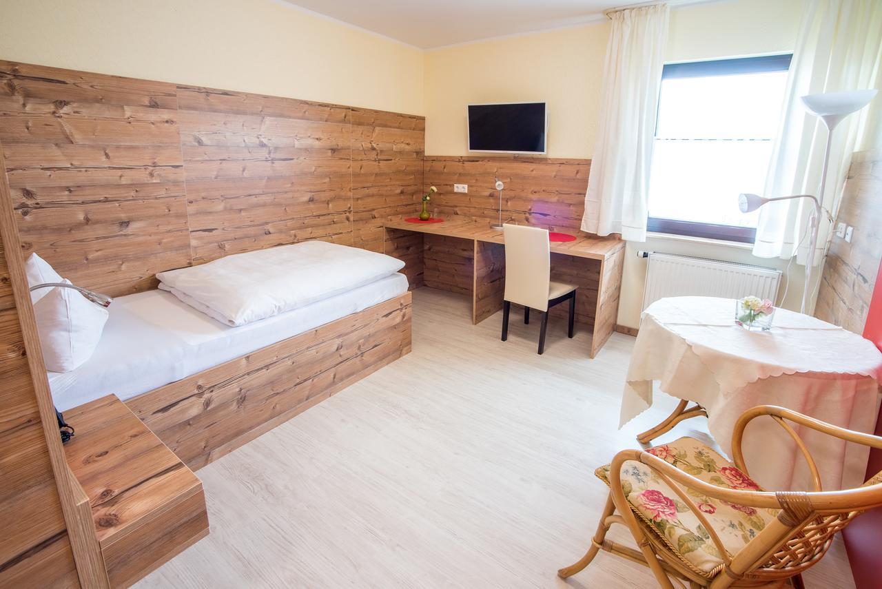 Böbingen an der Rems Hotel Schweizerhof מראה חיצוני תמונה