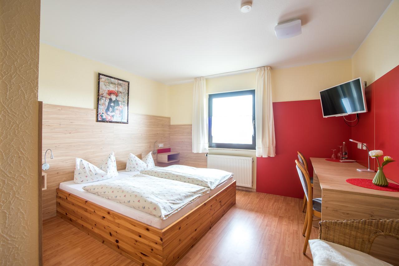Böbingen an der Rems Hotel Schweizerhof מראה חיצוני תמונה