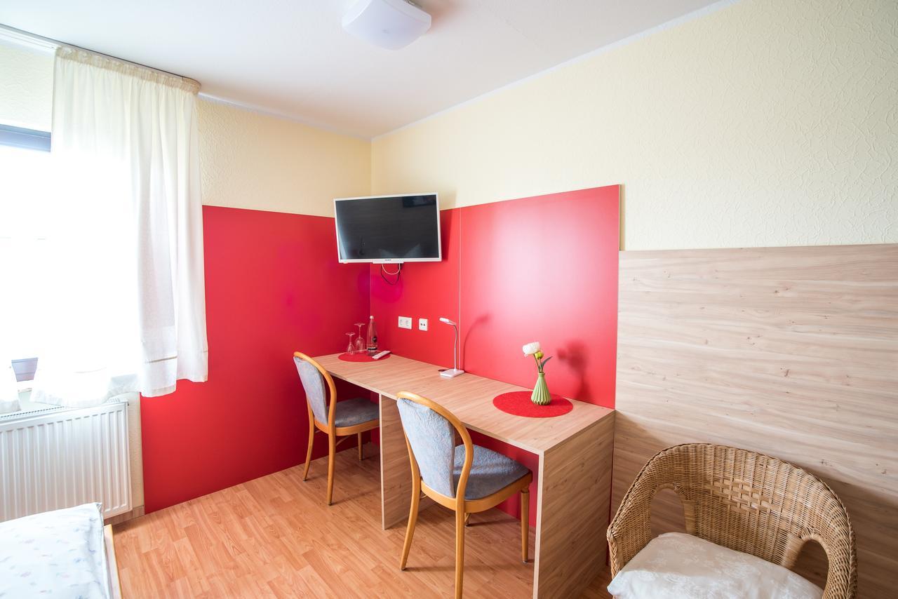 Böbingen an der Rems Hotel Schweizerhof מראה חיצוני תמונה